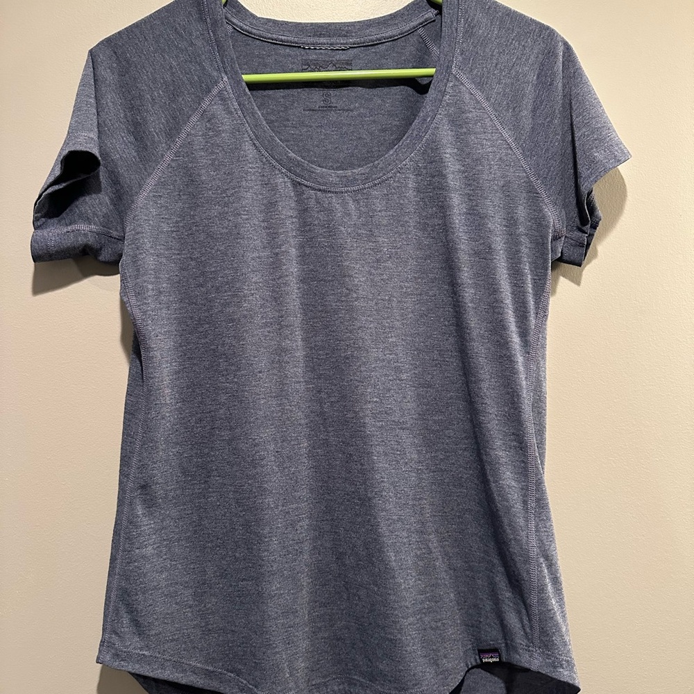 Patagonia Women's navy/ GrayT-Shirt
